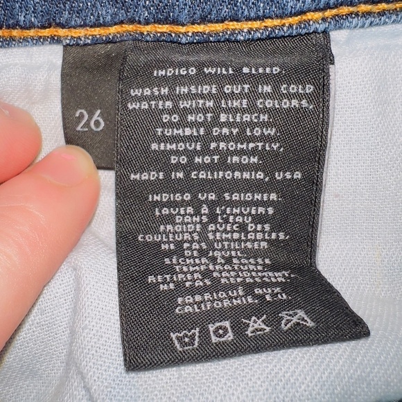 J brand Medium Wash Denim Mid Rise Capri Ankle Zip Jeans size 26 - Picture 6 of 7